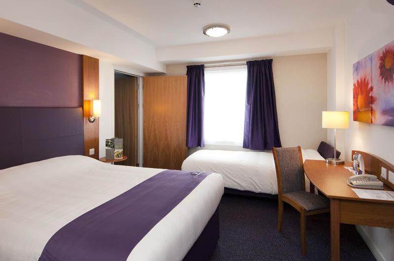 Premier Inn Bristol City Centre King Street Экстерьер фото